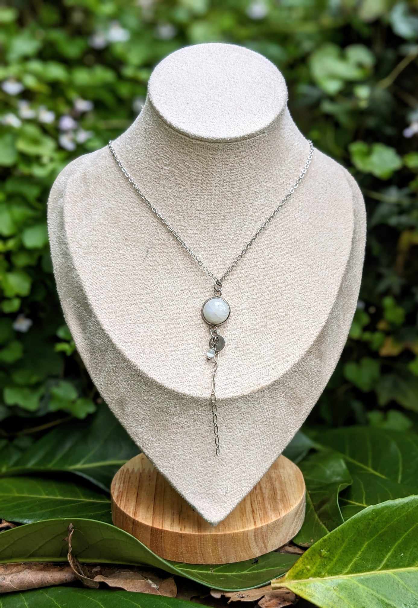 COLLIERS SAUTOIRS EN PERLES NATURELLES DE LABRADORITE BLANCHEE SUR ACIER INOXYDABLE