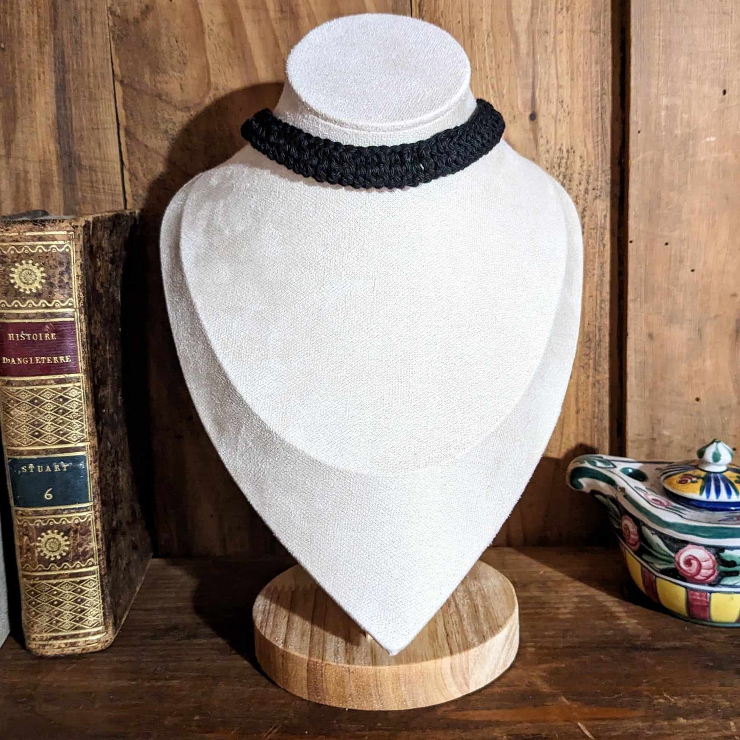 Collier Ras de Cou Rouge ou Noir avec ou sans Fleur - Fait main