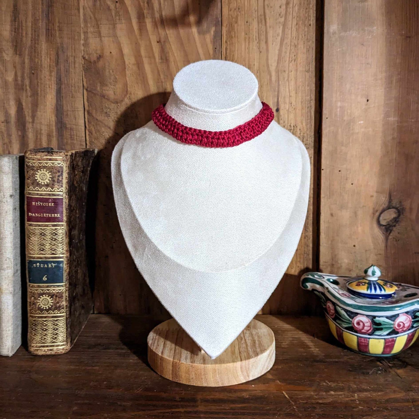 Collier Ras de Cou Rouge ou Noir avec ou sans Fleur - Fait main