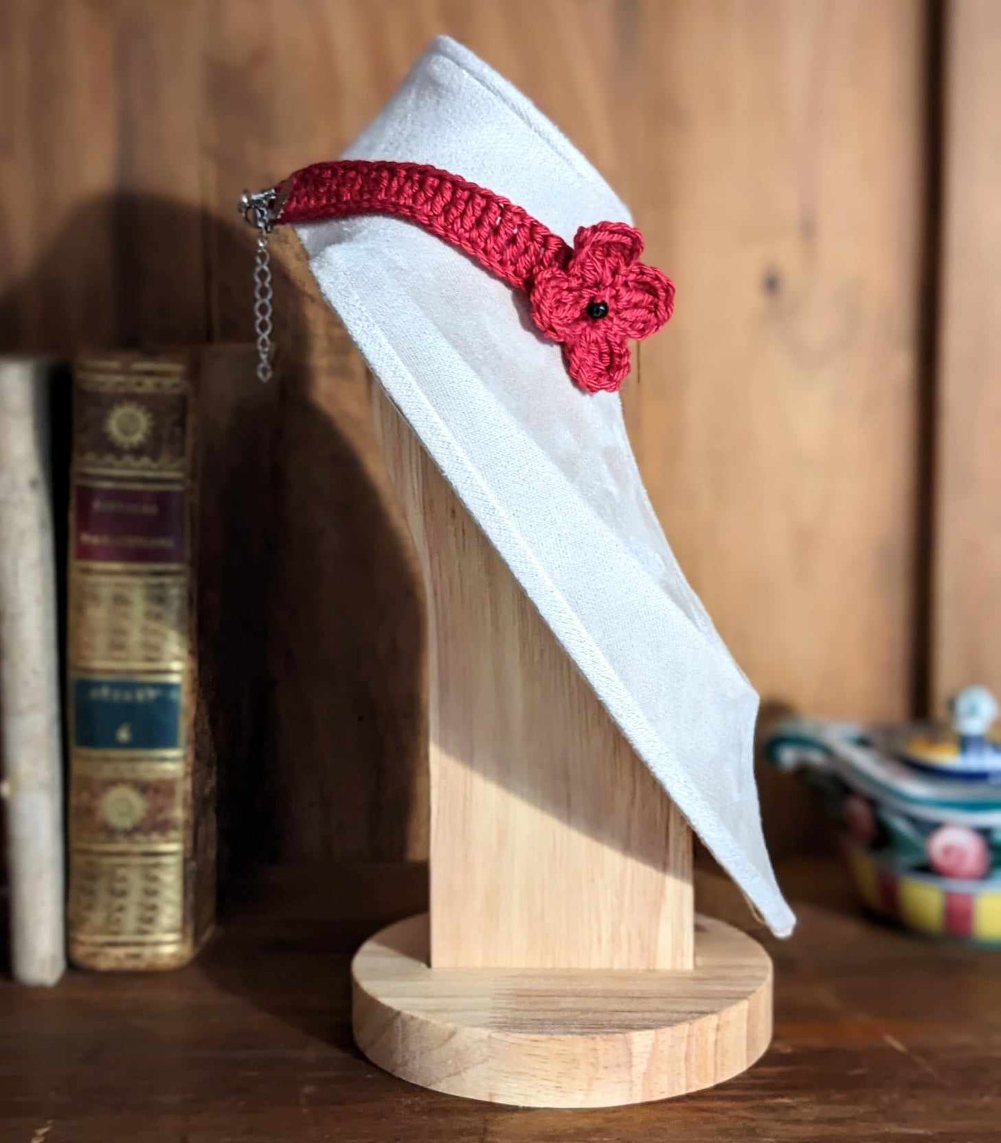 Collier Ras de Cou Rouge ou Noir avec ou sans Fleur - Fait main