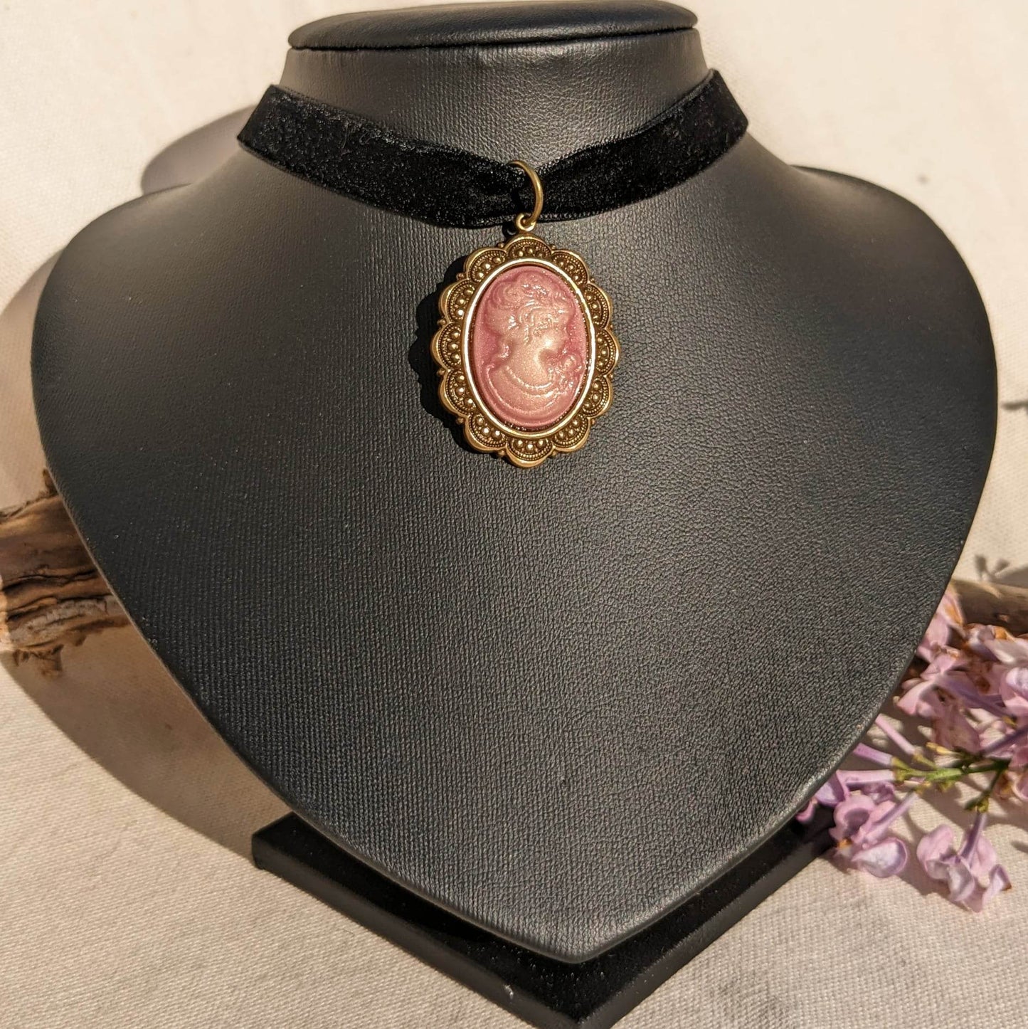 Collier Ras de Cou Velours avec Camée rose ancien