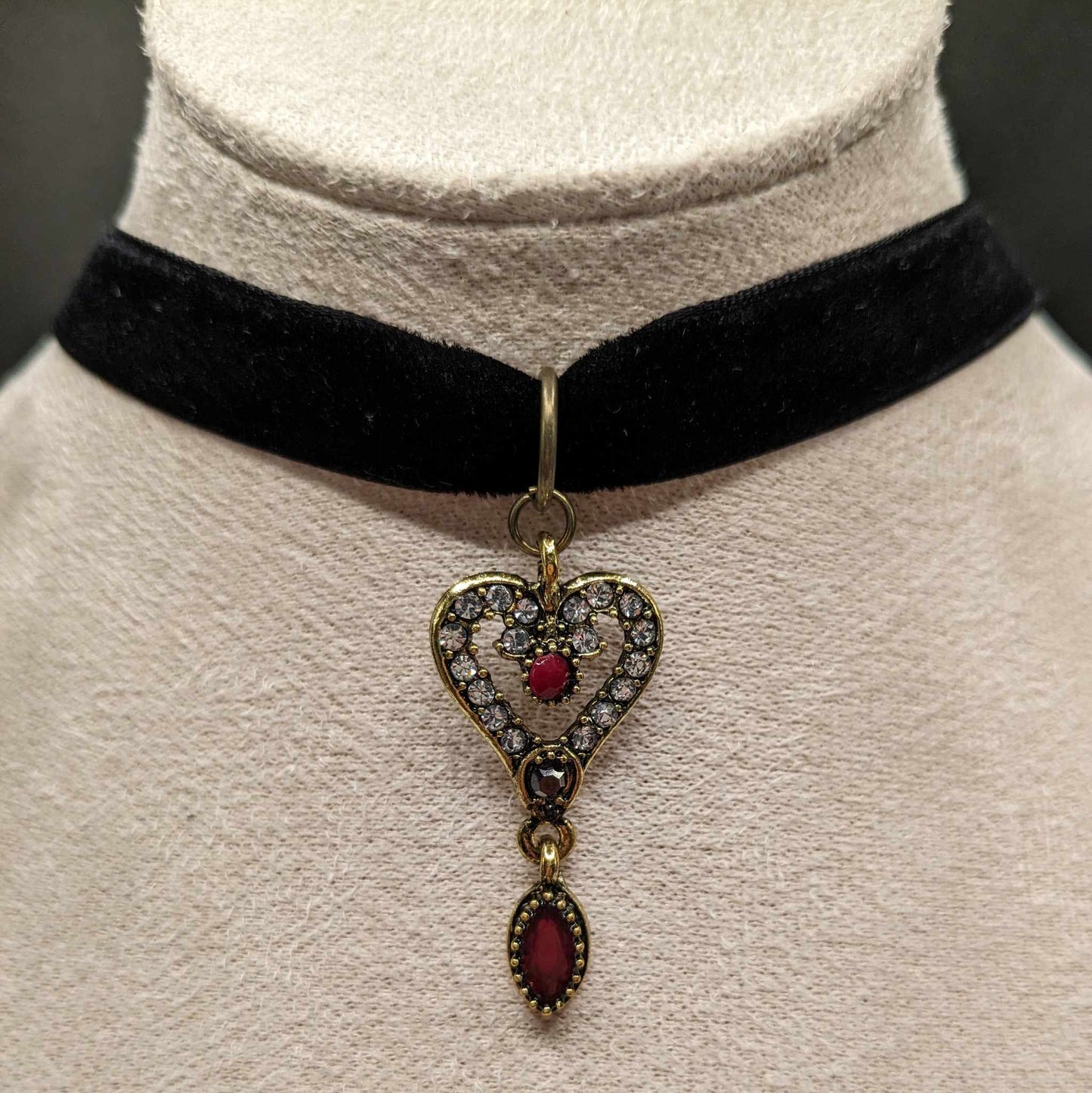 Collier ras de cou Velours et pendentif - Fleur ou coeur