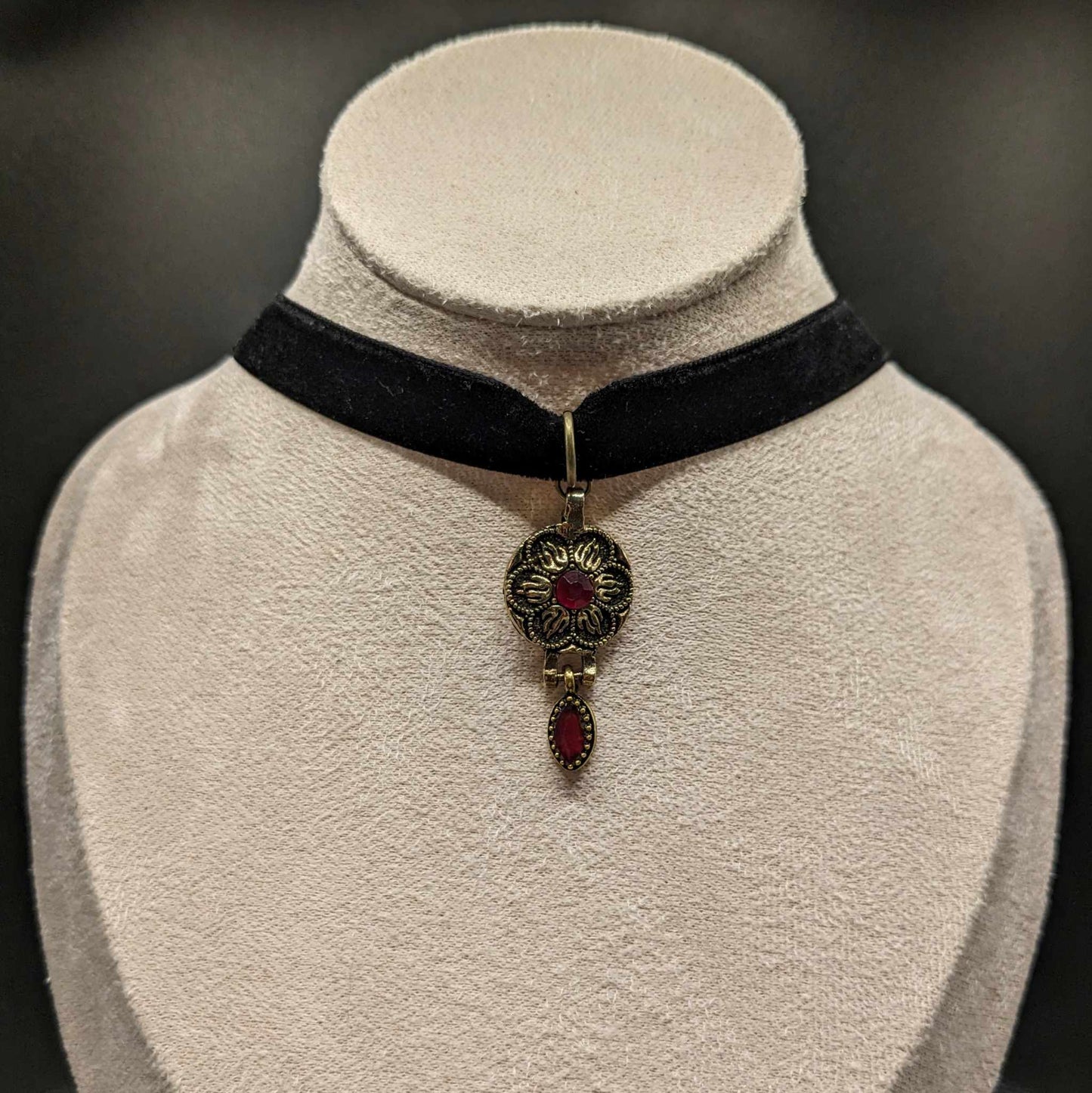 Collier ras de cou Velours et pendentif - Fleur ou coeur