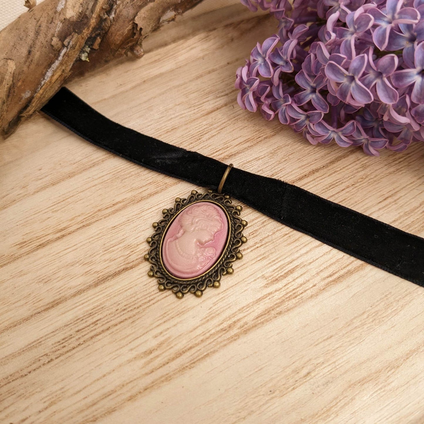 Collier Ras de Cou Velours avec Camée rose ancien