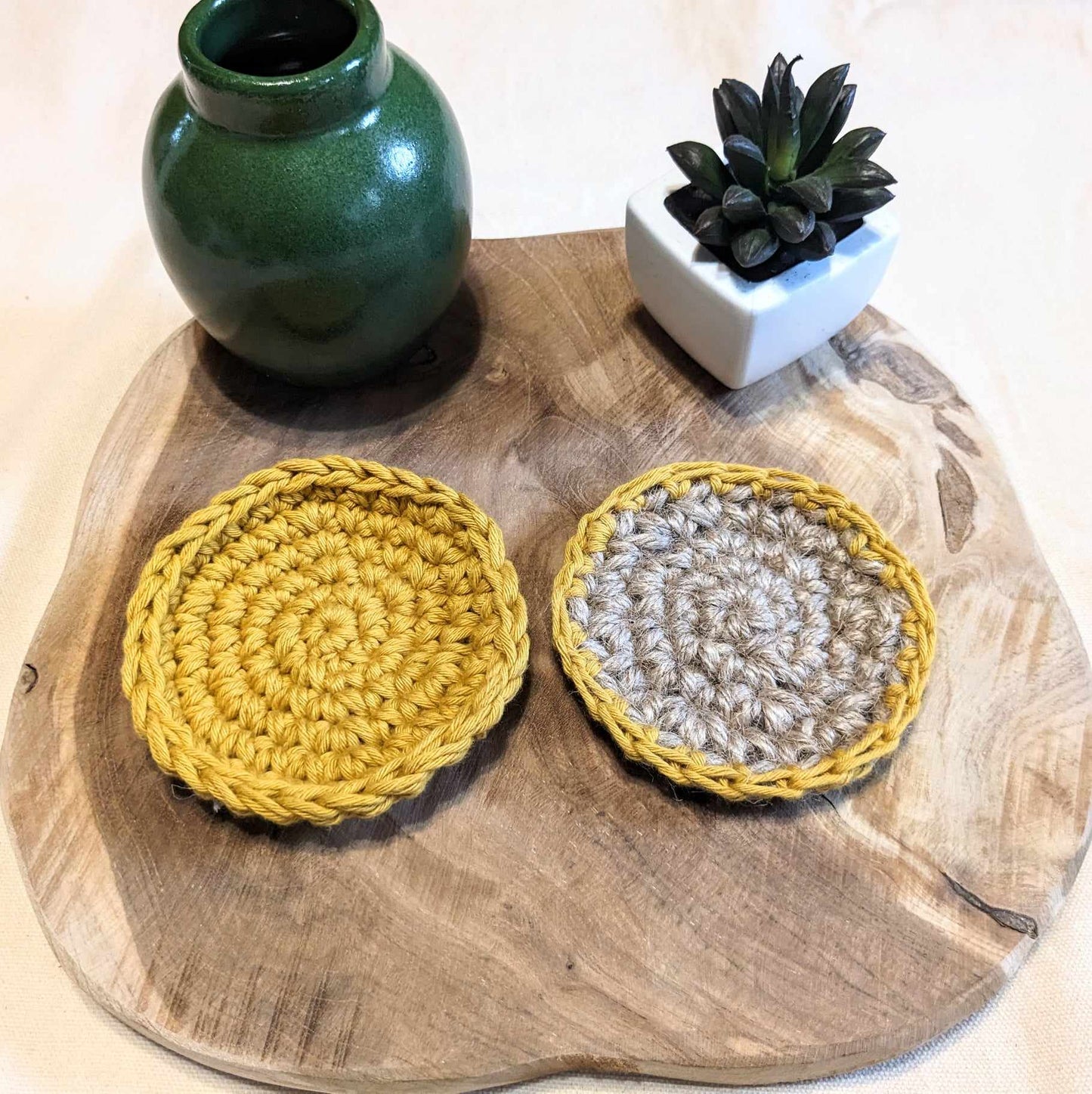 Sous-Tasses Fil de jute ou coton. - Crocheté à la main