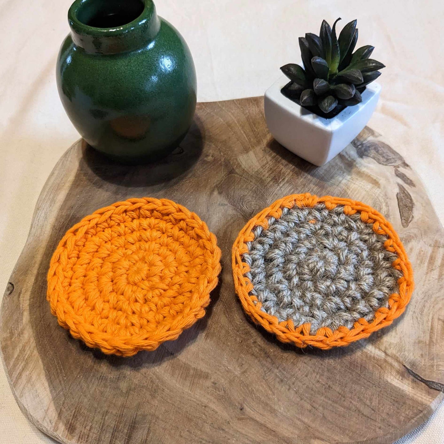 Sous-Tasses Fil de jute ou coton. - Crocheté à la main
