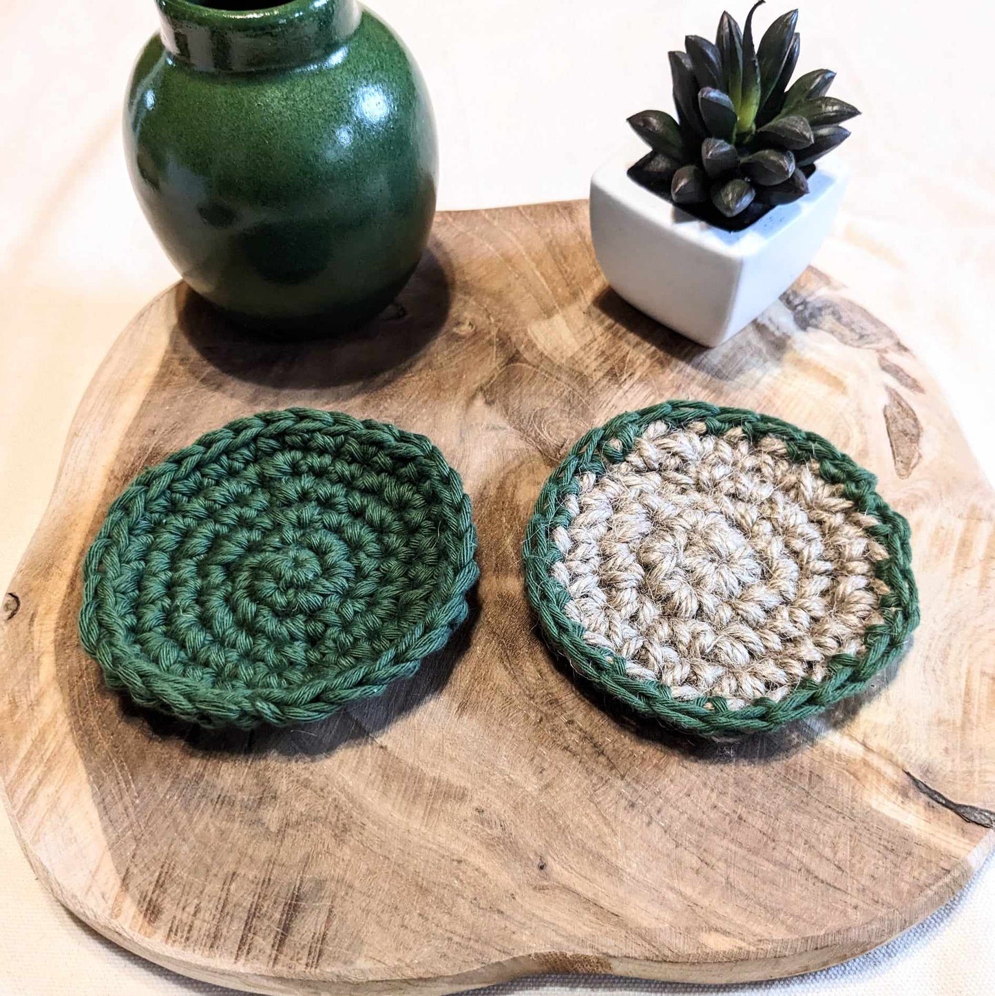 Sous-Tasses Fil de jute ou coton. - Crocheté à la main