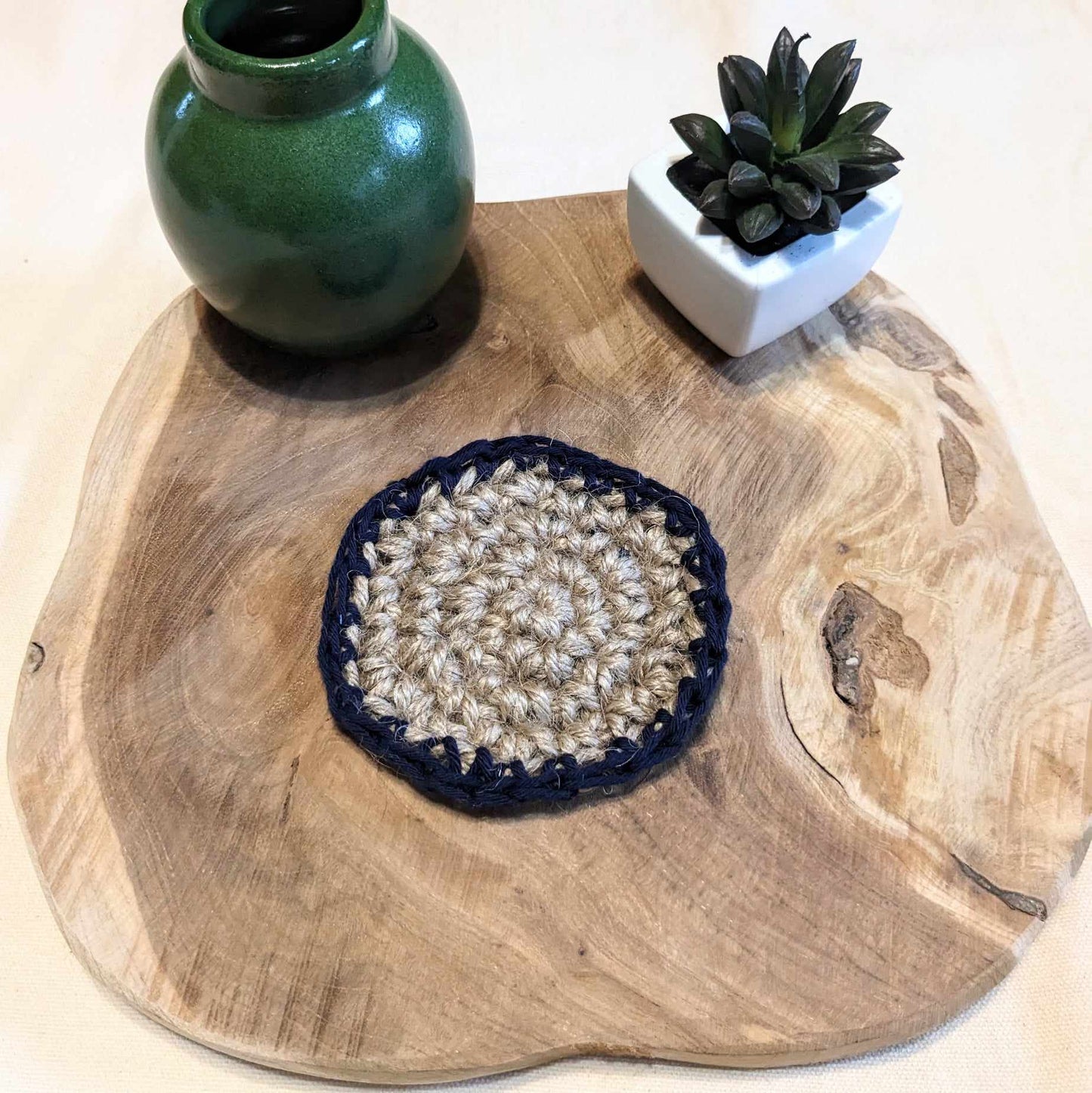 Sous-Tasses Fil de jute ou coton. - Crocheté à la main
