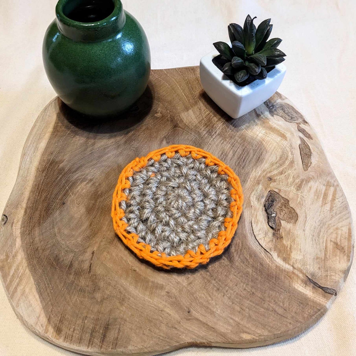 Sous-Tasses Fil de jute ou coton. - Crocheté à la main