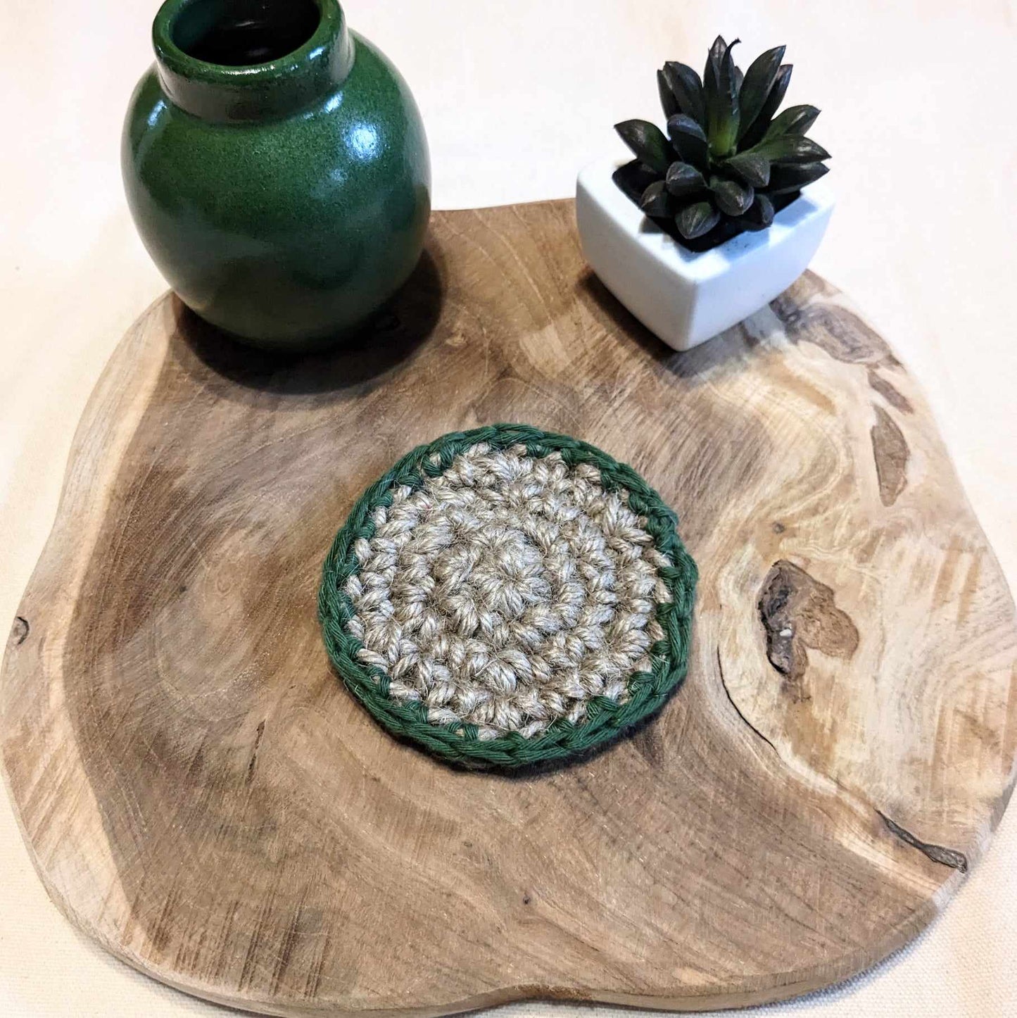 Sous-Tasses Fil de jute ou coton. - Crocheté à la main
