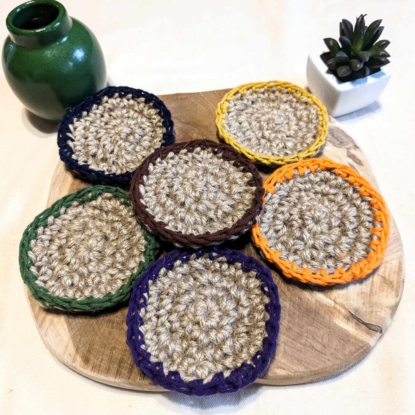 Sous-Tasses Fil de jute ou coton. - Crocheté à la main