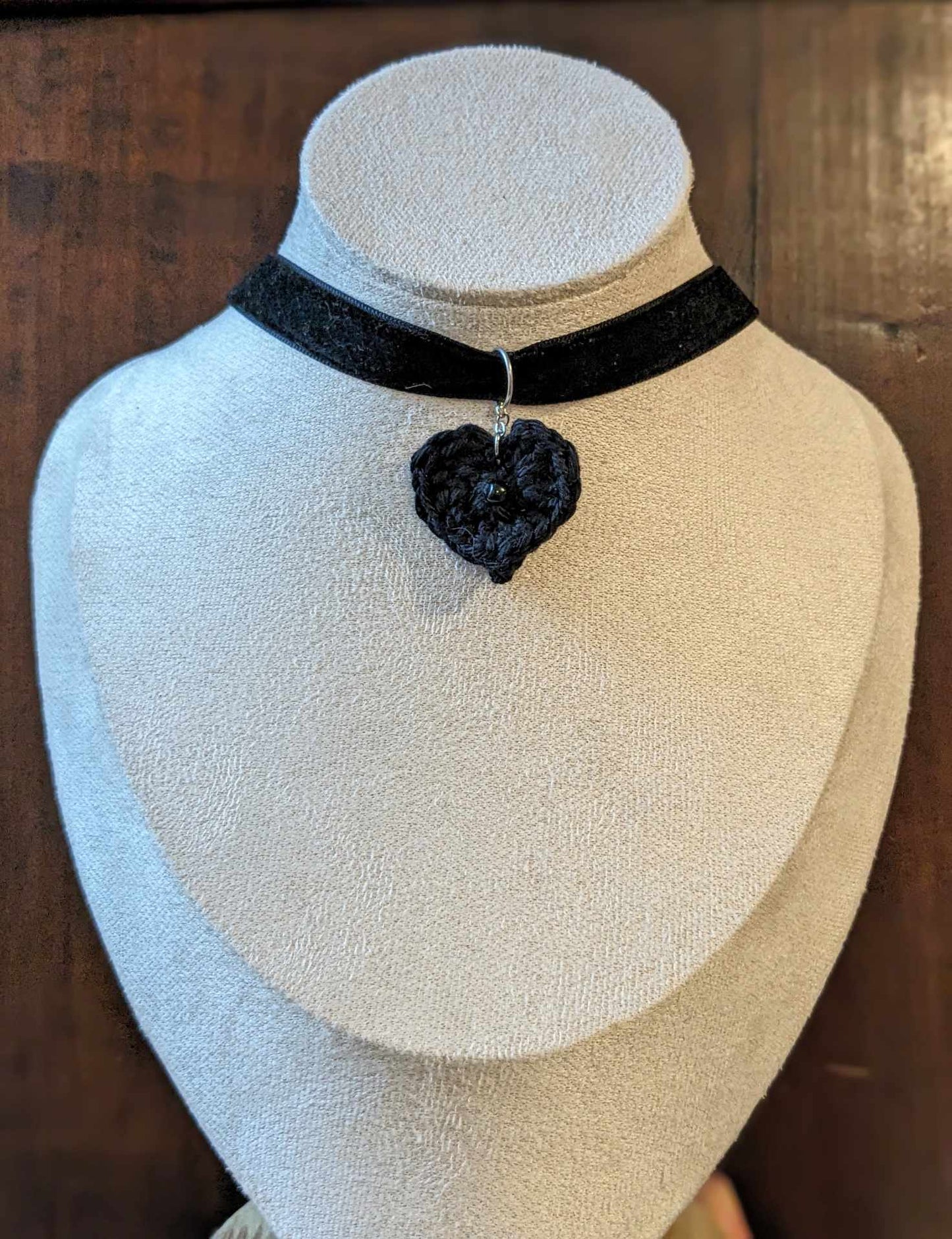 Choker velours coeur - Coloris au choix