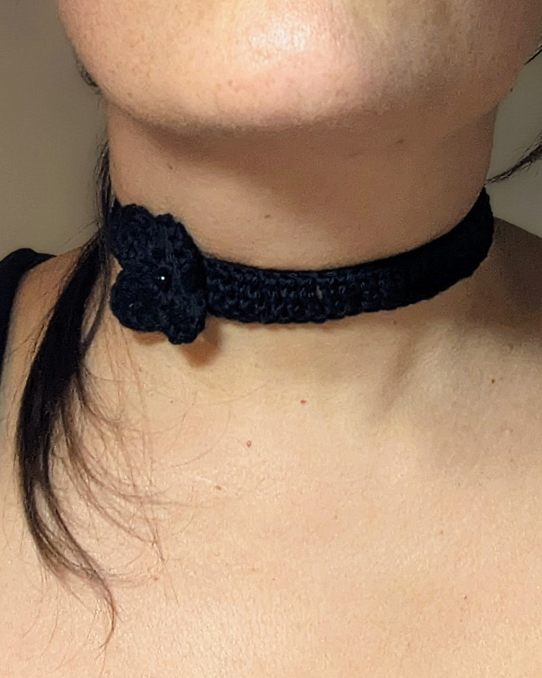 Collier Ras de Cou Léonie - Avec ou sans fleur - Coloris au choix