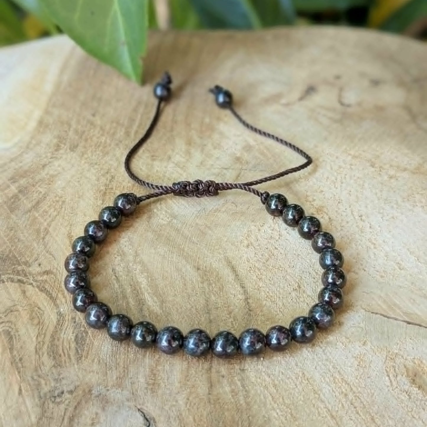 Bracelet en pierre naturelle de  Grenat 6 mm