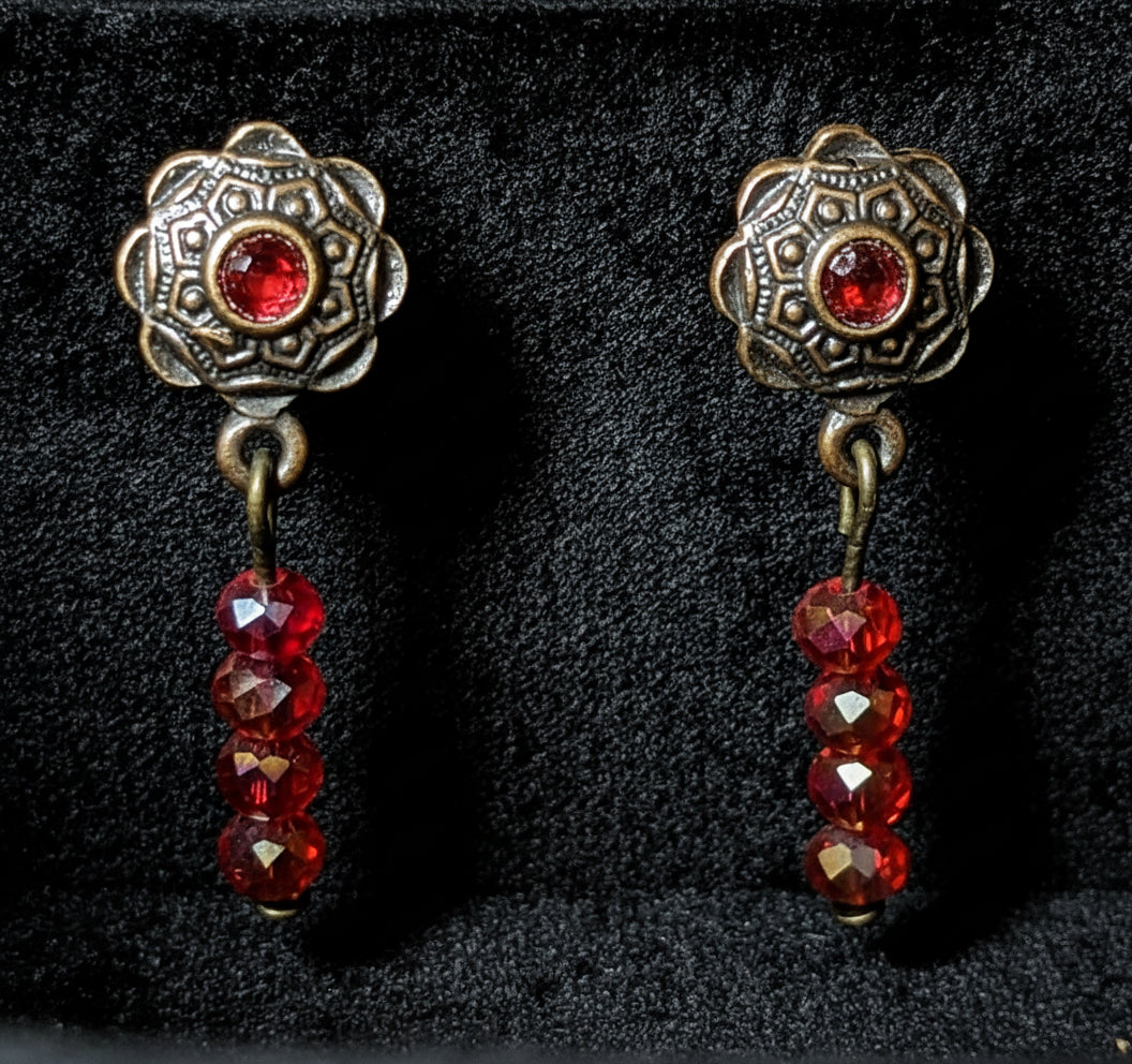 Boucles d'Oreilles LES ÉLÉGANTES.    - Deux modèles